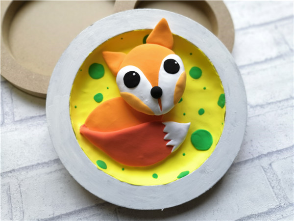 调皮的狐狸创意粘土画DIY